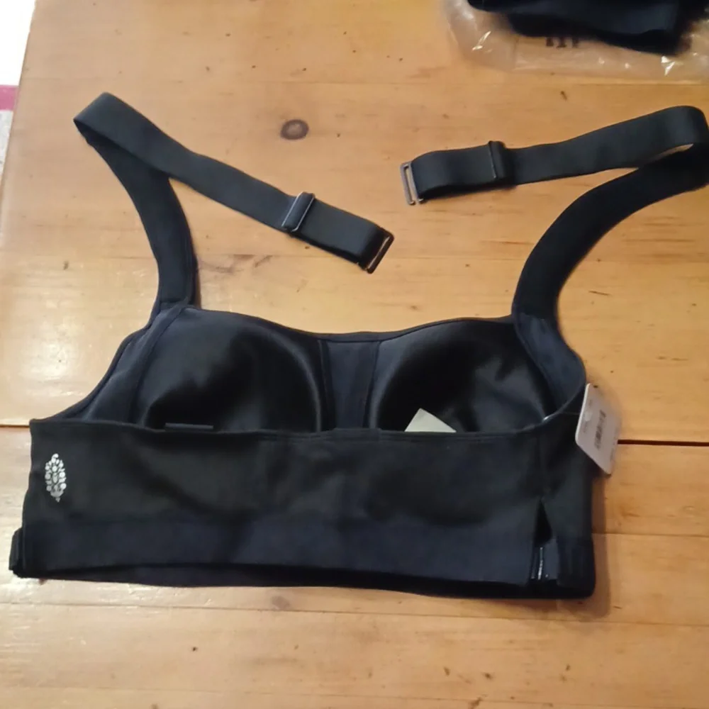NWT- FP Movement- Make a move bra, Black, Sz Lrg, Multi adjustable straps! - Picture 11 of 16